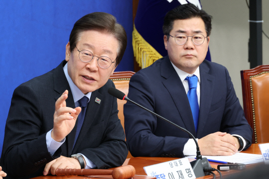 이재명 더불어민주당 대표가 30일 국회에서 열린 최고위원회의에서 발언하고 있다. [연합뉴스 제공]